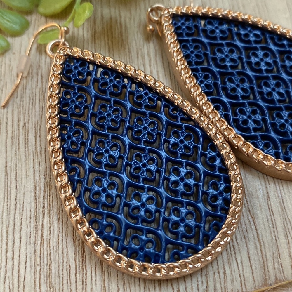🎉HP🎉 ITS Teardrop Filigree Earrings 💗 Gold & Navy - Picture 3 of 12